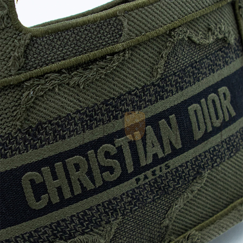 D*or canvas embroidered camouflage mini book tote green (23*15*5.7cm)